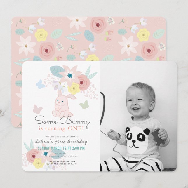 Invitation Quelques Bunny Pink Floral Photo 1er anniversaire (Devant / Derrière)