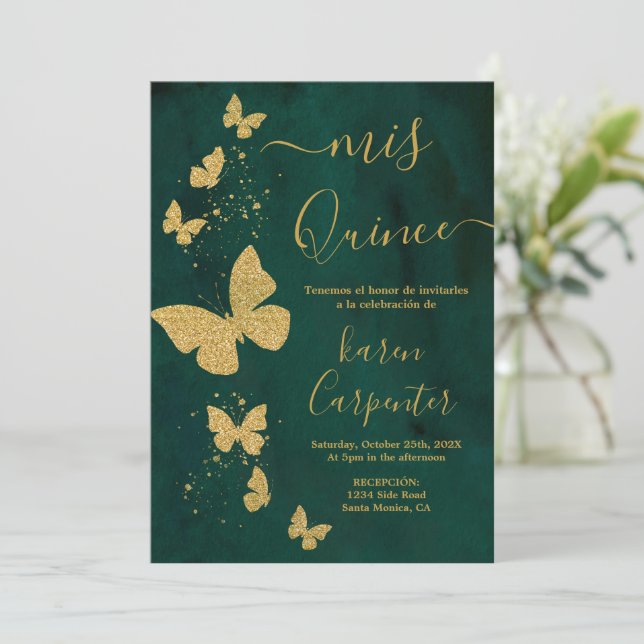 Invitation Quinceanera aux papillons vert émeraude et or (Debout devant)