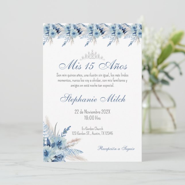 Invitation Quincenera en espagnol bleu floral (Debout devant)