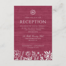 Réception de mariage en bois floral rustique rouge