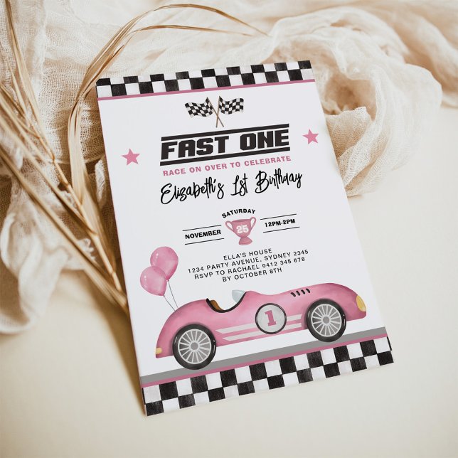 Invitation Retro Pink Fast One Race Car Girl 1er anniversaire (Créateur téléchargé)