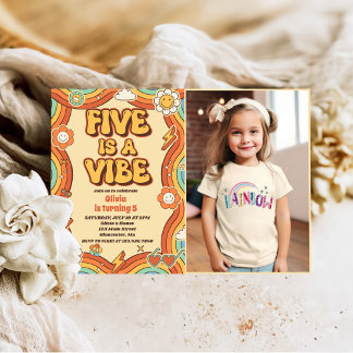 Invitation Retro Rainbow Five est un Vibe Super 5e anniversai