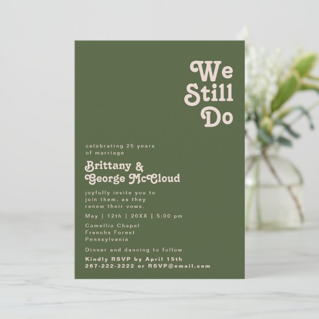 Invitation Rétro simple | Olive Green Nous Faisons Encore Vo  (Debout devant)
