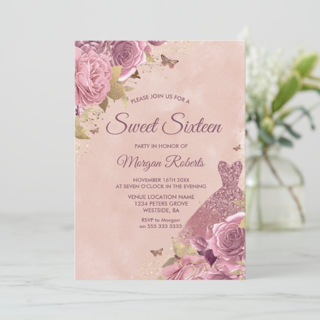 Invitation Robe Blush Dusty Rose Floral Sweet 16 Party (Debout devant)
