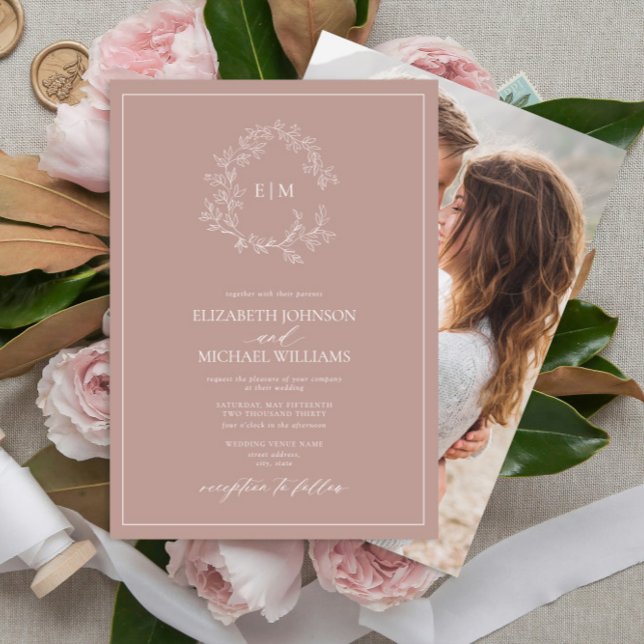 Invitation Rose Dusty Crest Monogram Mariage photo (Créateur téléchargé)