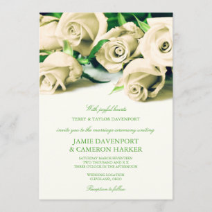 Invitation Roses blancs romantiques épousant l'invitation