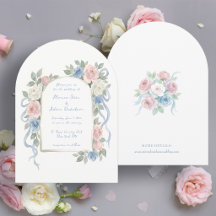 Roses pastel rose, blanches et bleues & Arche de r