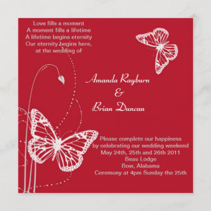 Invitation rouge avec les papillons blancs