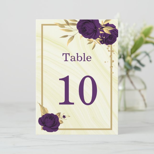 Invitation royal violet or fleuri numéro de tableau géométriq (Debout devant)