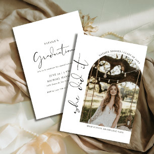 Invitation Script Elle L'A Fait Minimaliste Graduation Girl P