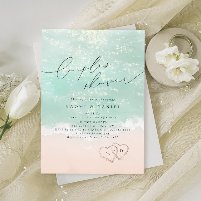 Invitation Script moderne Sable Hearts Plage Couples Douche (Modern Script Sand Hearts Beach Couples Shower Invitation)