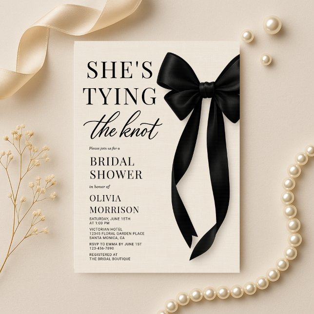Invitation She's Tying The Knot Black Bow Bridal Shower  (Créateur téléchargé)