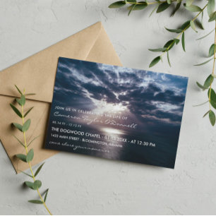 Invitation Soleil rompant à travers le Mémorial de la vie des