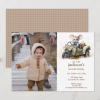 Souris aquarelle mignonne dans une voiture verte p