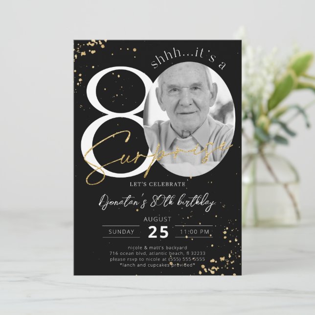 Invitation Surprise 80e anniversaire Black Gold Photo (Debout devant)