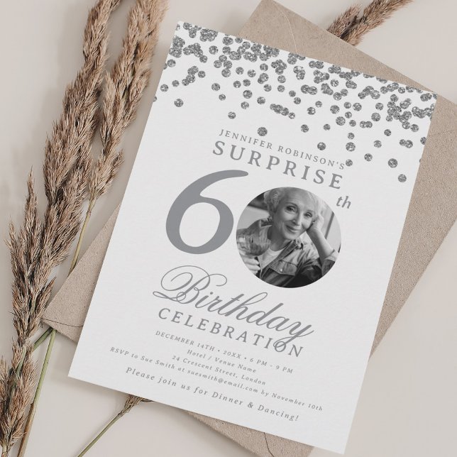 Invitation SURPRISE Photo 60e anniversaire Silver Confetti (SURPRISE Photo 60th Birthday Silver Confetti Invitation)