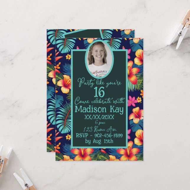 Invitation Sweet 16 Collage tropical Hibiscus Bleu profond (Devant/Arrière en situation)