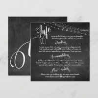 Tableau noir avec guirlandes lumineuses, texte d'i