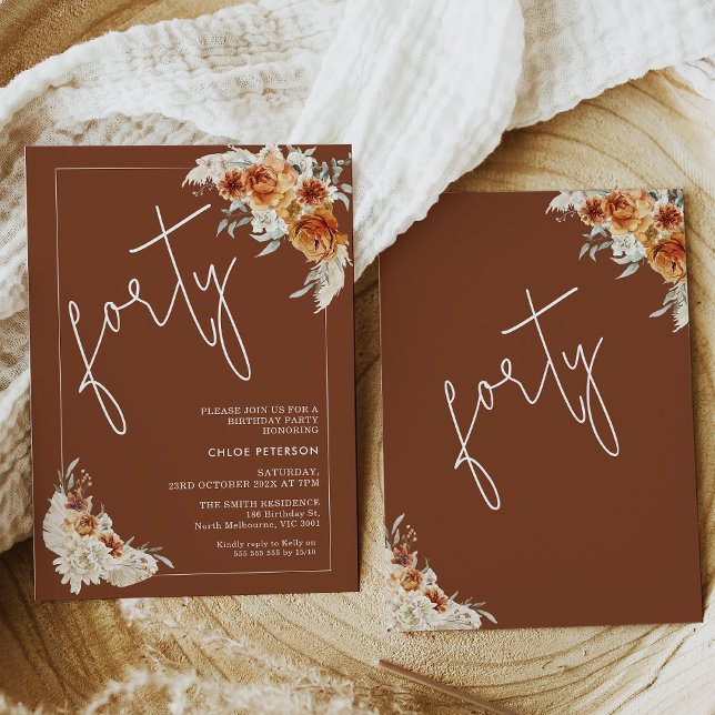 Invitation Terracotta Boho Burnt Orange Floral 40e anniversai (Terracotta 40th birthday invitation featuring two burnt orange floral arrangements with palm leaves)
