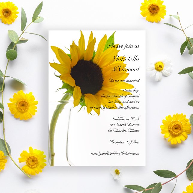 Invitation Tournesol jaune sur Mariage blanc (Set the tone for a summer  or fall marriage with the pretty Sunflower on White Wedding Invitation.)
