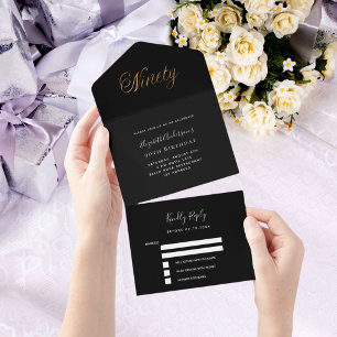 Invitation Tout En Un 90e anniversaire noir script or rsvp