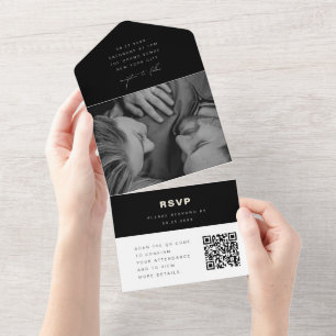Invitation Tout En Un Code QR de réponse moderne pour mariage en noir et