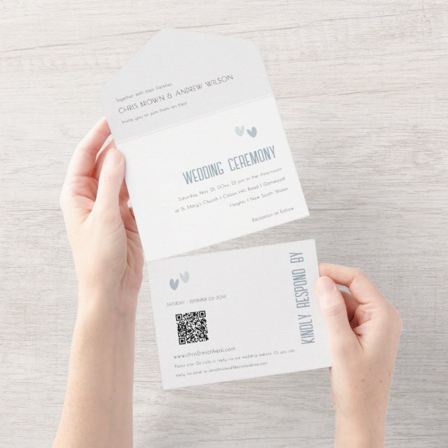 Invitation Tout En Un Code QR Mariage minimum Pastel Dusky Blue Hearts (Déchirure)