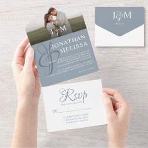 Invitation Tout En Un Élégant Dusty Blue Overlay Photo Monogram Mariage