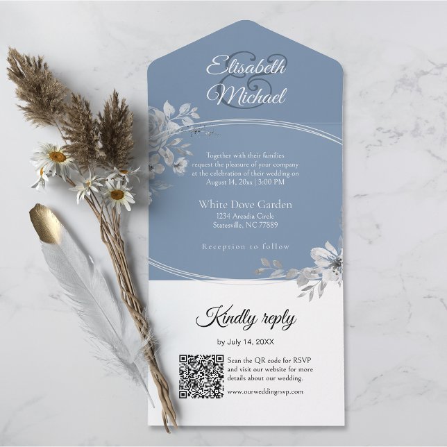 Invitation Tout En Un Elégant Dusty Blue QR Code Monogramme Mariage RSVP (All-in-one wedding invitation with QR code to RSVP - Simplify and save time for you and your guests.)