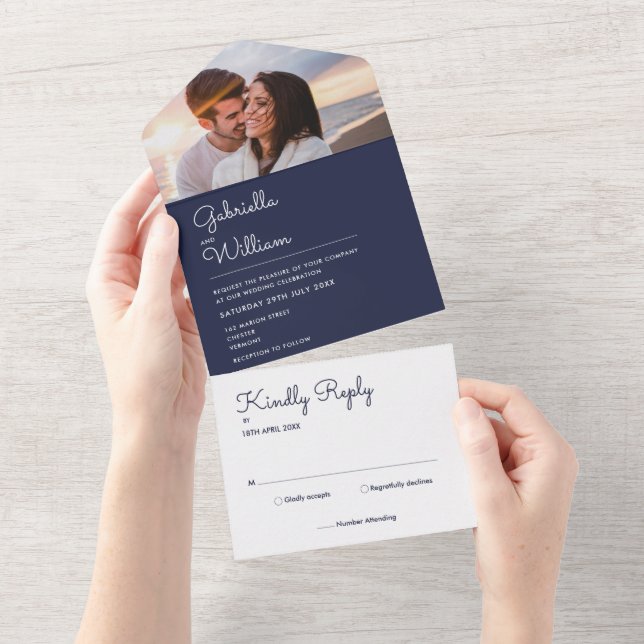 Invitation Tout En Un Élégant Script Marine Blue Monogram Mariage photo (Déchirure)