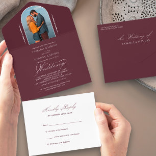 Invitation Tout En Un Élégante calligraphie Bourgogne Photo RSVP Mariage