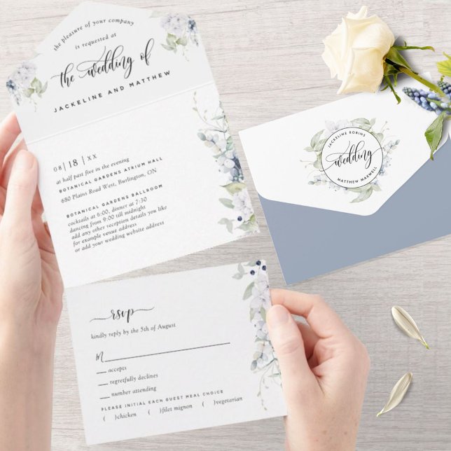 Invitation Tout En Un Elégante verdure, blanc Dusty Mariage Floral bleu (Créateur téléchargé)