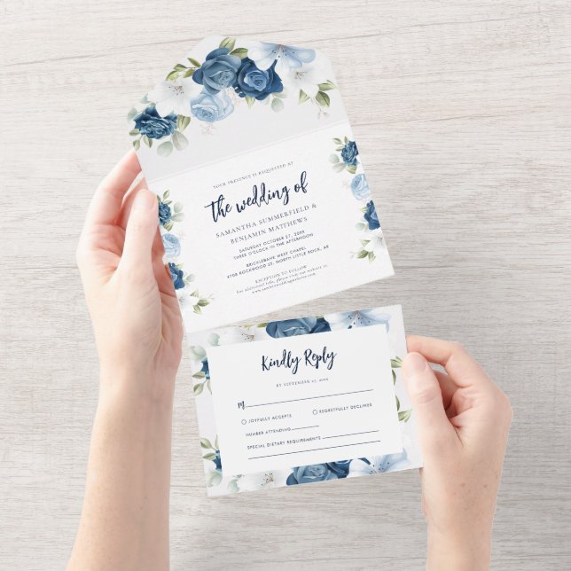 Invitation Tout En Un Floral Dusty Blue Bloom Mariage Script (Déchirure)