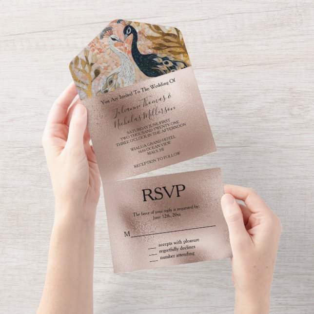 Invitation Tout En Un Mariage Rose de Peacocks Gold Blush (Déchirure)