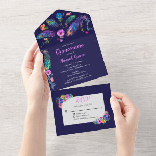 Invitation Tout En Un Peacock Feathers & Fleurs Quinceañera foncé violet