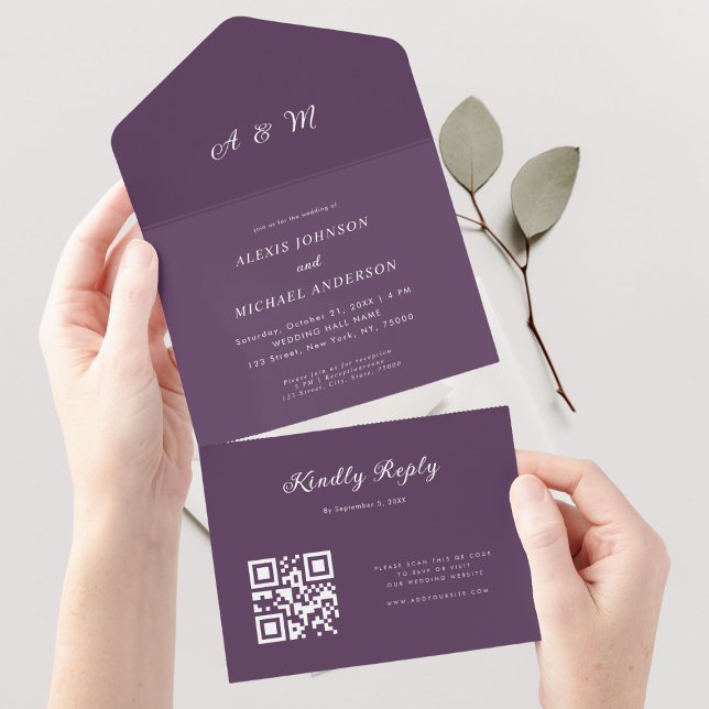 Invitation Tout En Un Plum violet élégant Monogramme QR Code Mariage (Créateur téléchargé)