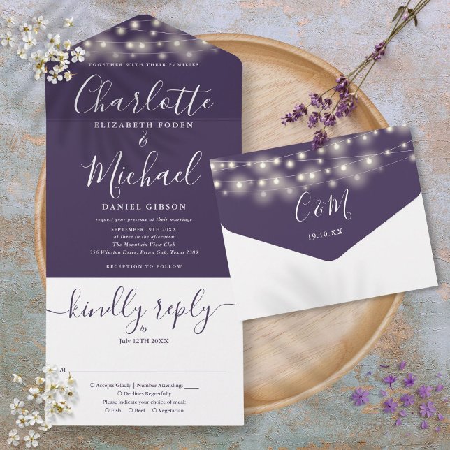 Invitation Tout En Un Purple String Lights Élégant Mariage de script (Purple String Lights Elegant Script Wedding All In One Invitation)