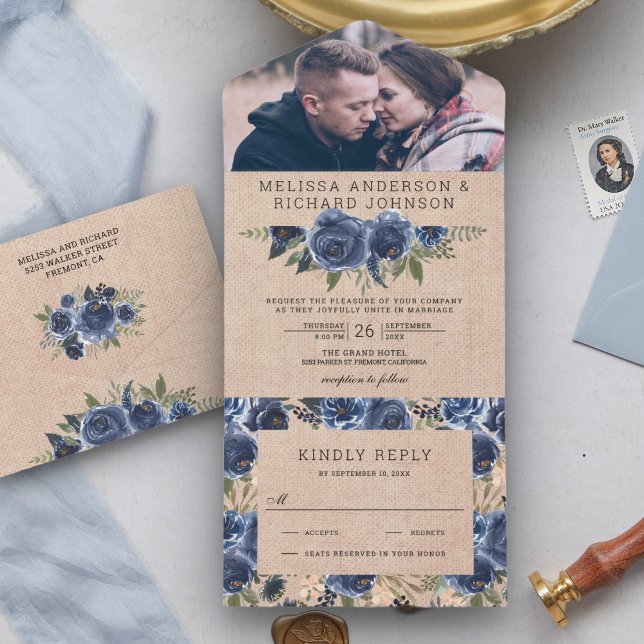 Invitation Tout En Un Rustic Burlap Navy Blue Floral Photo Mariage (Créateur téléchargé)