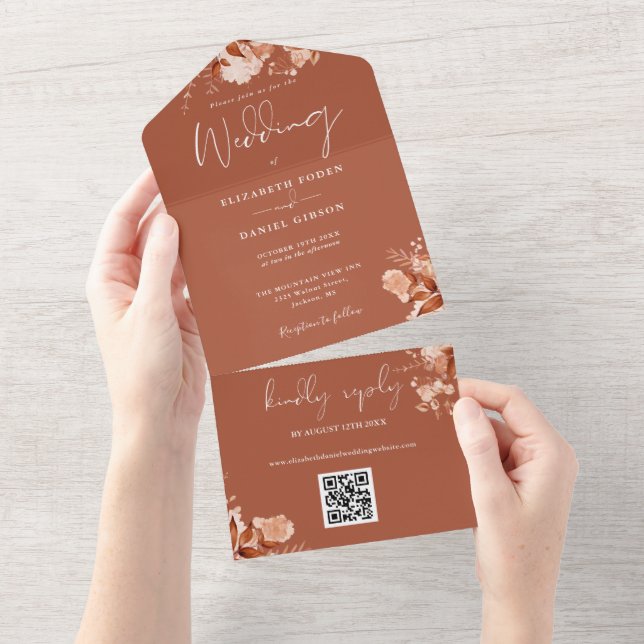 Invitation Tout En Un Terracotta Automne Automne Floral QR Code Mariage (Déchirure)