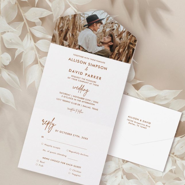 Invitation Tout En Un Terracotta rouille Mariage moderne Photo (Créateur téléchargé)