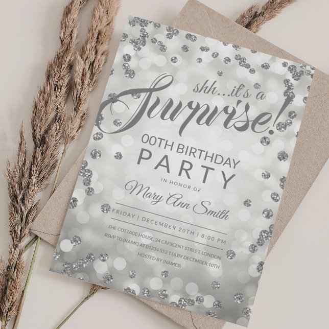 Invitation Toute fête de surprise d'âge | Parties scintillant (Any Age Surprise Party | Silver Glitter Confetti Invitation)
