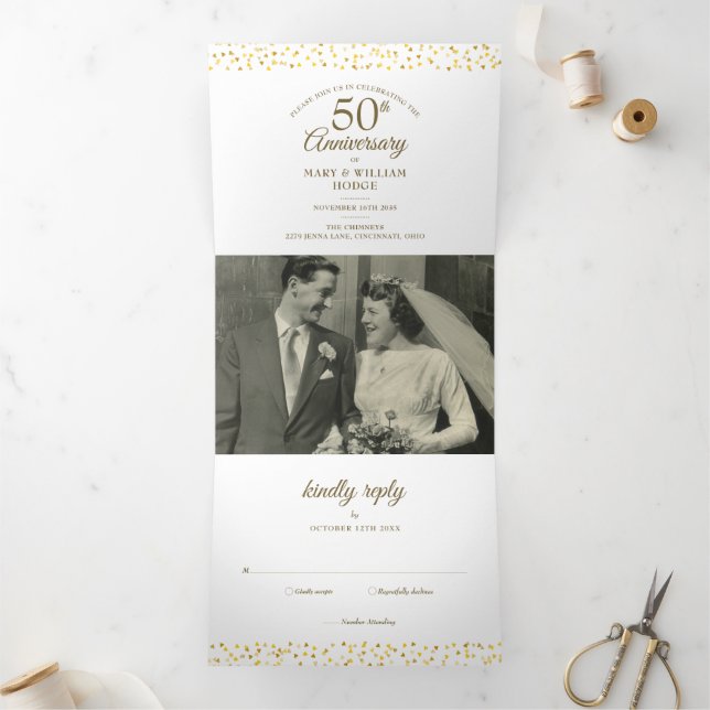 Invitation Trois Volets 50e anniversaire Heart Confetti Mariage Photo (Intérieur)