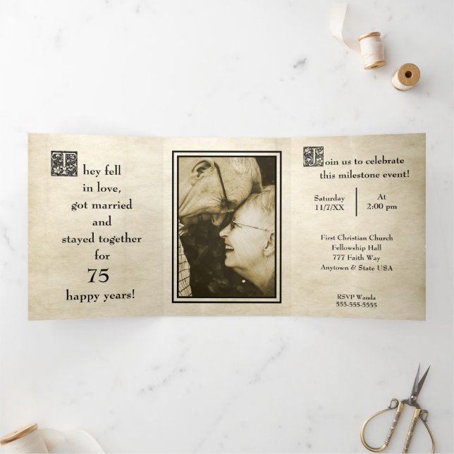 Invitation Trois Volets Antique Histoire Style Photo 75e anniversaire (Intérieur)