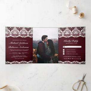Invitation Trois Volets Burgundy Bois Dentelle de Campagne Combinaison Mar