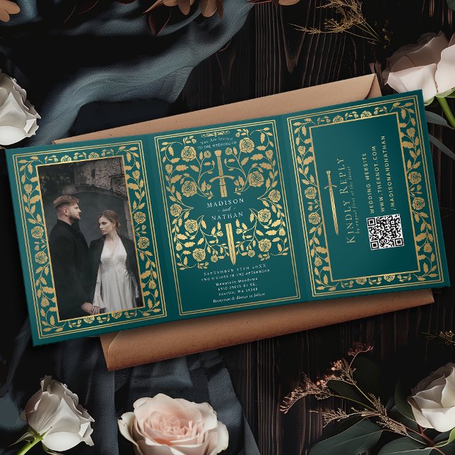 Invitation Trois Volets Code QR turquoise Royal Medieval Sword Mariage (Créateur téléchargé)