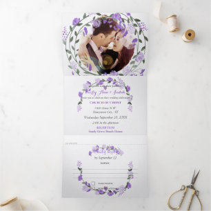 Invitation Trois Volets Élégant Mariage floral de pivoine violette