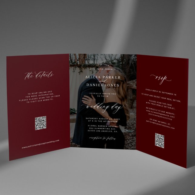 Invitation Trois Volets Elegant photo burgundy wedding RSVP details QR (Créateur téléchargé)