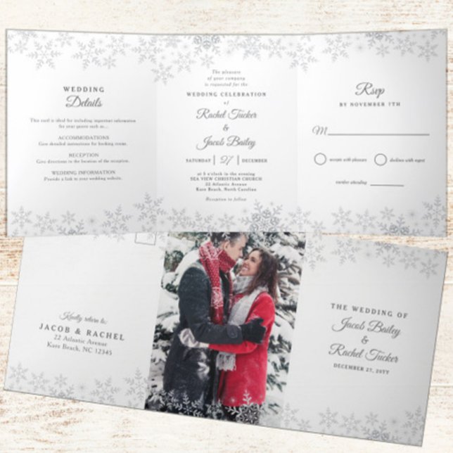 Invitation Trois Volets Elégant Snowflakes Silver & White Winter Wedding (Créateur téléchargé)