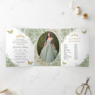 Invitation Trois Volets Élégant Vert Sauge Floral Papillons Quinceañera