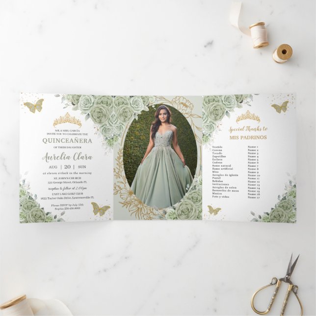 Invitation Trois Volets Élégant Vert Sauge Floral Papillons Quinceañera (Intérieur)